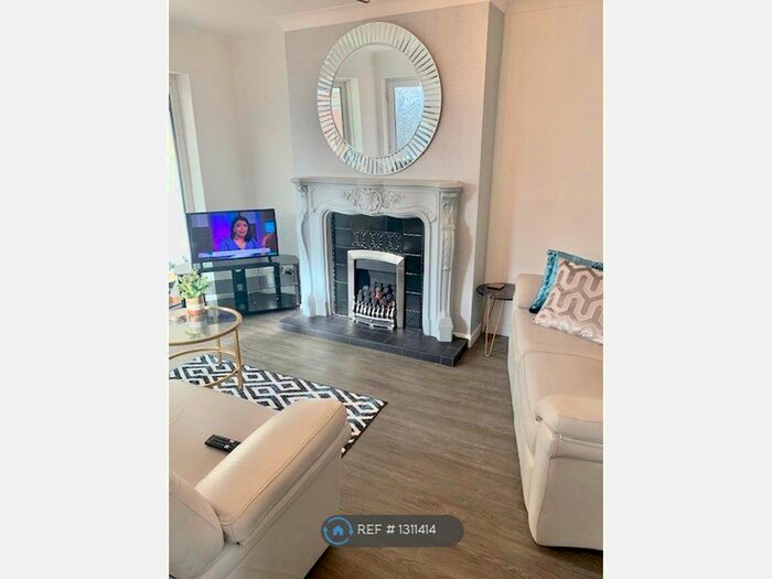 4 Bedroom Semi-Detached House To Rent In Turin Drive, Newcastle-Under-Lyme, ST5