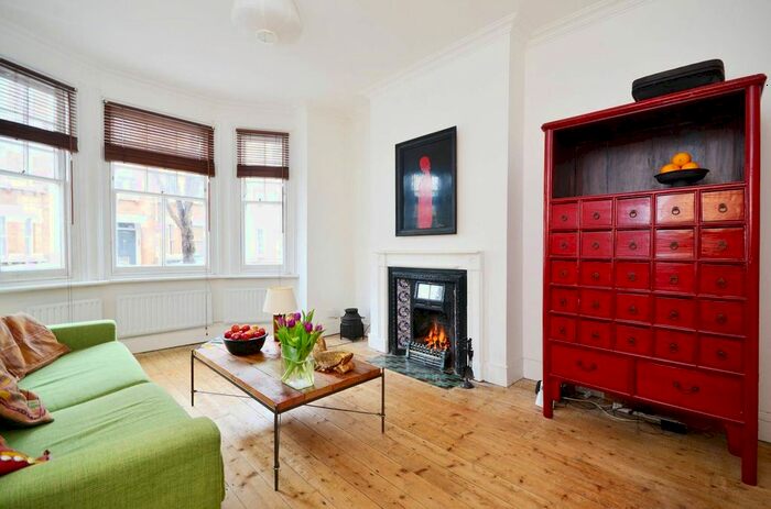 1 Bedroom Flat To Rent In Hackford Road, Brixton, London, SW9