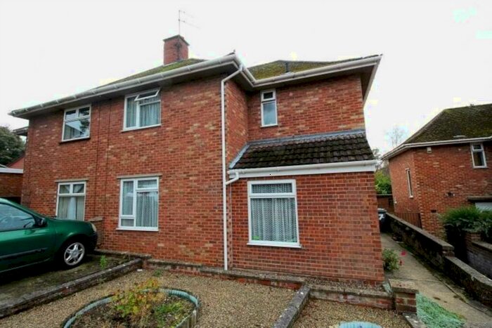 5 Bedroom Semi-Detached House To Rent In Robson Road, Norwich, NR5