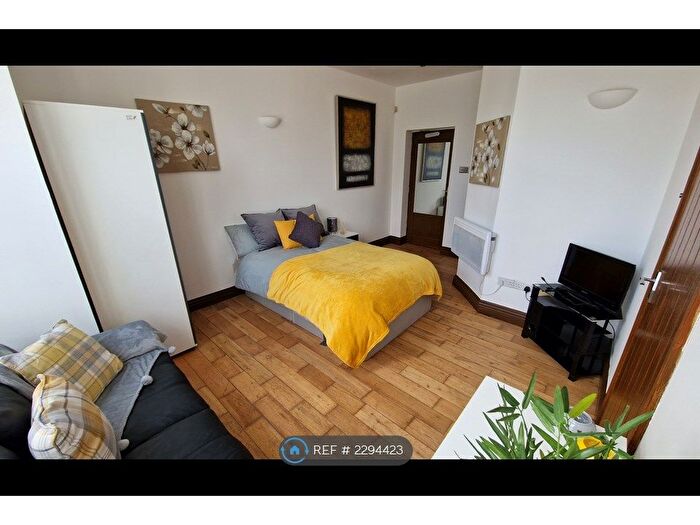 Studio To Rent In Windsor Road, Newton Heath, M40