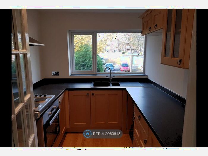 2 Bedroom Flat To Rent In Oxclose, Washington, NE38