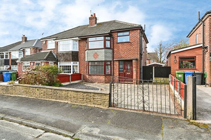 3 Bedroom Semi Detached House For Sale In Woodbank Road, Penketh, Warrington, Cheshire, WA5