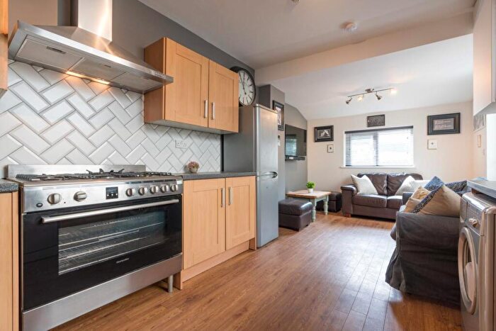 7 Bedroom Private Hall To Rent In Glenroy Street, Roath, CF24