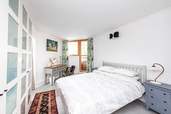 2 Bedroom Flat To Rent In World's End Estate, Chelsea, London, SW10