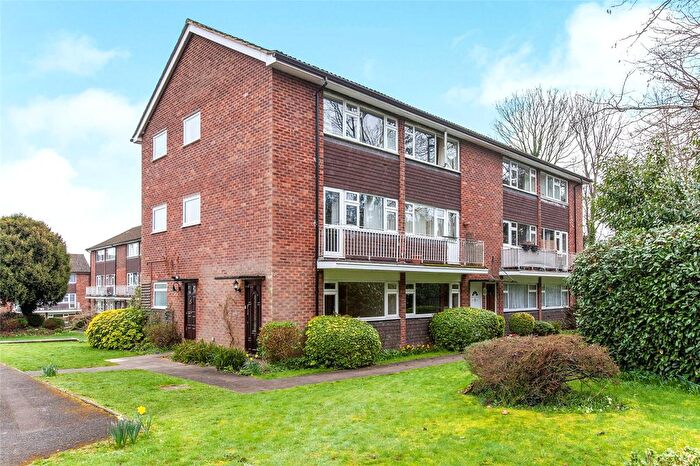 2 Bedroom Maisonette For Sale In Calder Court, Gringer Hill, Maidenhead, SL6