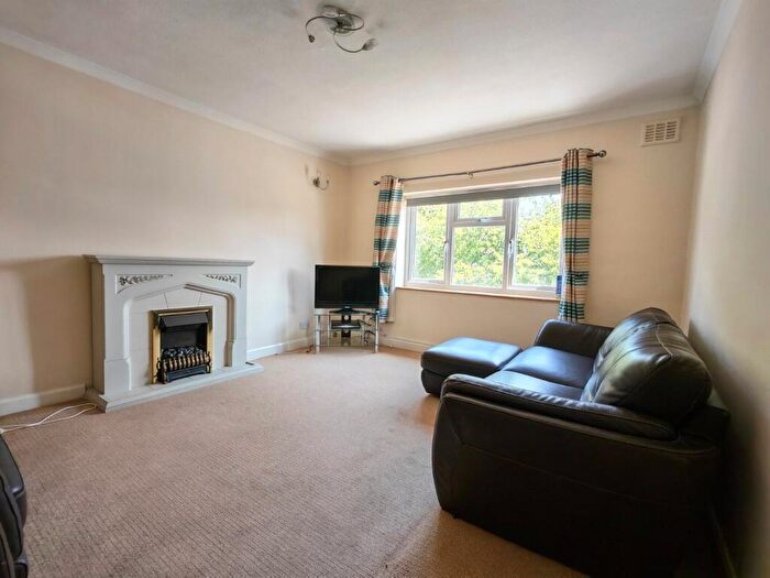 2 Bedroom Flat For Sale In Fox Hollies Road, Birmingham, West Midlands, B27