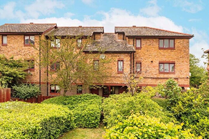 1 Bedroom Flat To Rent In Timber Pond Road, Canada Water, SE16