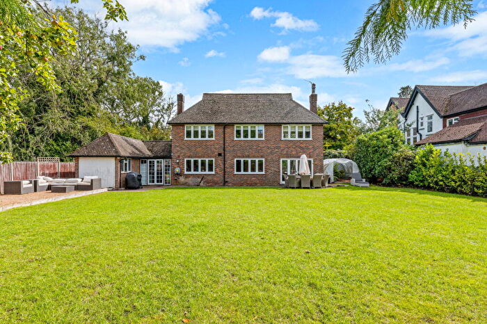 3 Bedroom Detached House For Sale In Tadworth Street, Tadworth, Surrey, KT20