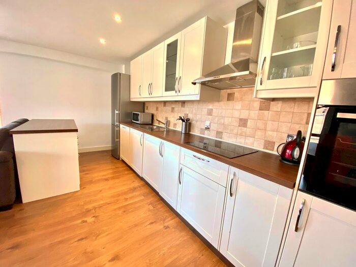 2 Bedroom Flat To Rent In Sherborne Street, Edgbaston, Birmingham, B16
