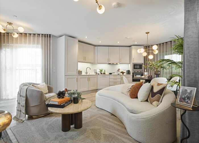 2 Bedroom Apartment For Sale In Brentwood Central, Western Road, Brentwood, CM14