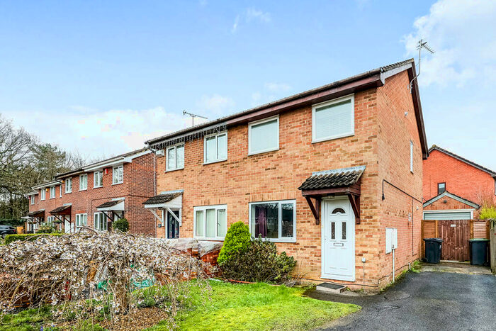 2 Bedroom Semi-Detached House To Rent In Starina Gardens, Waterlooville, Hampshire, PO7