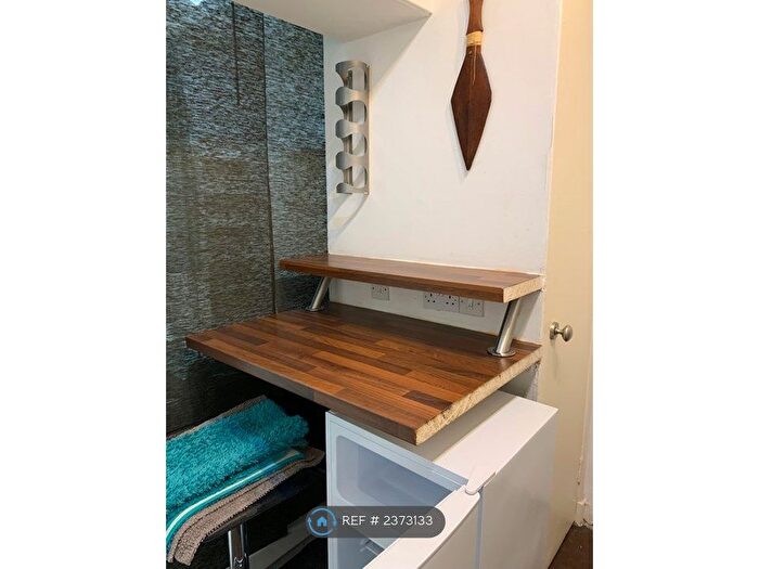 1 Bedroom Flat To Rent In Daisy Street, Glasgow, G42