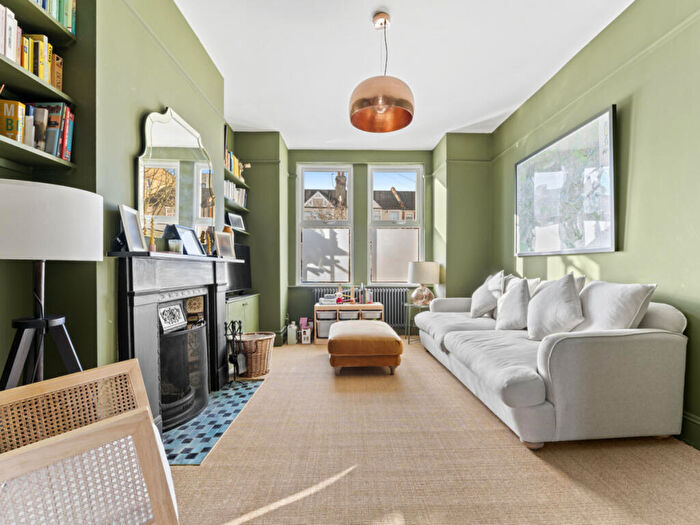 3 Bedroom Terraced House For Sale In Lincoln Road, London, SE25