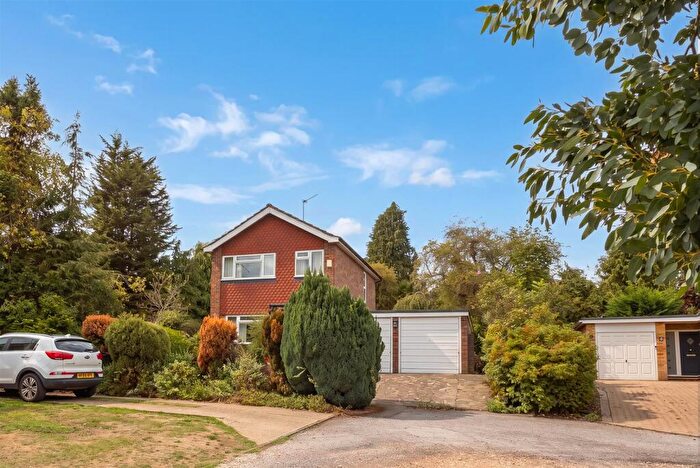 3 Bedroom Detached House For Sale In Hill Road, Farnham, GU9