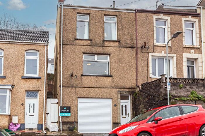 3 Bedroom Town House For Sale In Kilvey Terrace, St. Thomas, Swansea, SA1