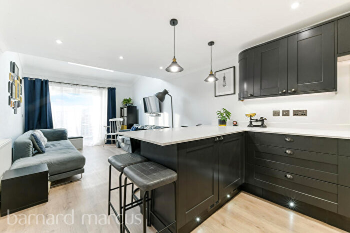 1 Bedroom Apartment To Rent In Grovehill Road, Redhill, RH1