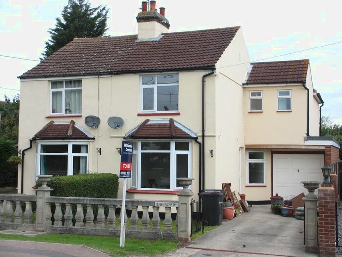 3 Bedroom Semi-Detached House To Rent In Hall Road, Rochford, SS4