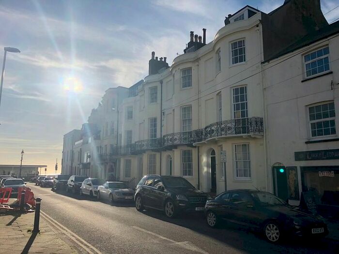 Studio To Rent In West Buildings, Worthing, BN11