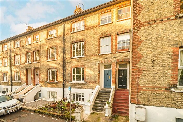3 Bedroom Maisonette To Rent In Cromwell Place, Mortlake, SW14