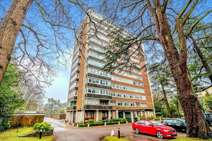 2 Bedroom Flat To Rent In Bassett Avenue, Southampton, Hampshire, SO16