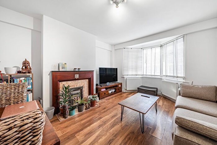 1 Bedroom Flat To Rent In Streatham High Road, London, SW16