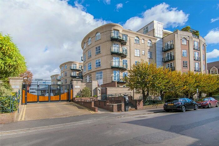1 Bedroom Flat To Rent In Wimbledon Central, - Worple Road, Wimbledon, SW19