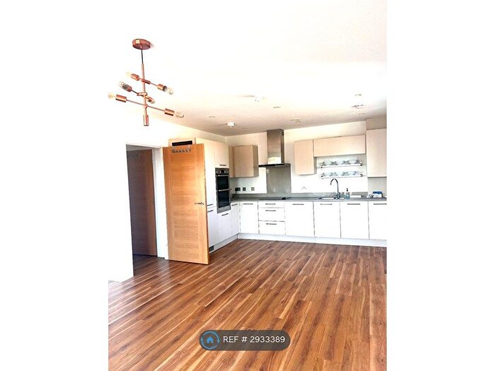 2 Bedroom Flat To Rent In London Road, Isleworth, TW7