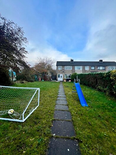 3 Bedroom Terraced House For Sale In Cleckheaton Road, Low Moor, Bradford, BD12