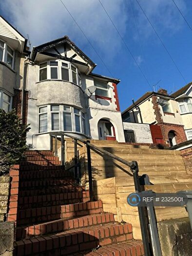 3 Bedroom Semi-Detached House To Rent In Crawley Green Road, Luton, LU2