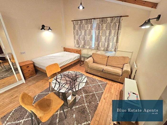 1 Bedroom Flat To Rent In Thornbury Road, Isleworth, TW7