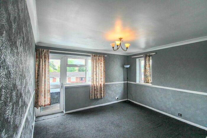 1 Bedroom Flat To Rent In Bakerscroft, Cheshunt, EN8