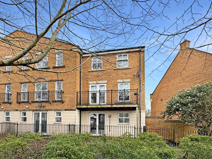 4 Bedroom End Of Terrace House To Rent In Lancelot Road, Bristol, BS16