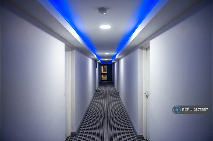 Studio To Rent In Poplar Court, Bradford, BD7