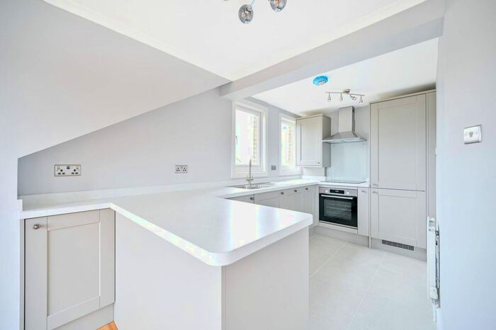 2 Bedroom Flat To Rent In Homefield Road, Wimbledon Village, London, SW19