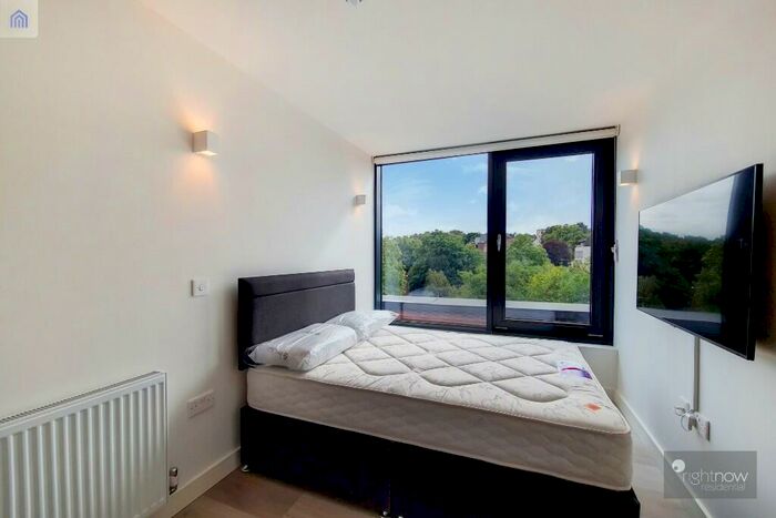 1 Bedroom Flat To Rent In Parkview Court, Belfast, County Antrim, Northern Ireland, BT14