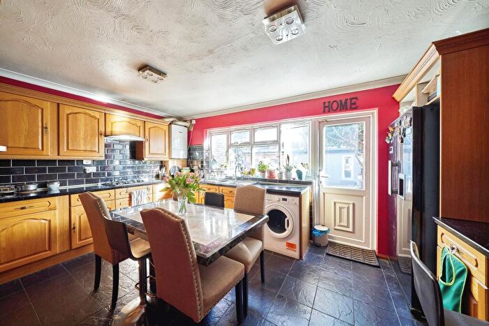 3 Bedroom Terraced House For Sale In Eynsford Road, Ilford, IG3