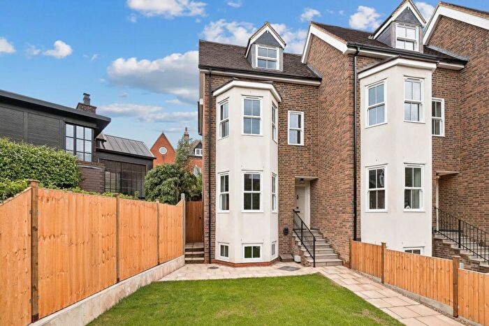 5 Bedroom End Of Terrace House For Sale In Platts Lane, Hampstead, NW3