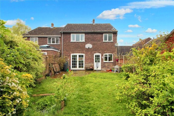 3 Bedroom Semi-Detached House For Sale In Burgess Way, Brooke, Norwich, Norfolk, NR15