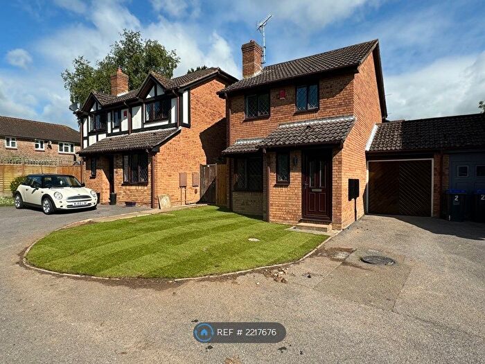 3 Bedroom Detached House To Rent In Gatcombe Close, Worthing, BN13