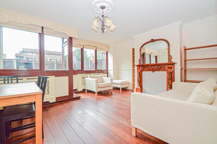 3 Bedroom Maisonette To Rent In Purcell Street, Hoxton, N1