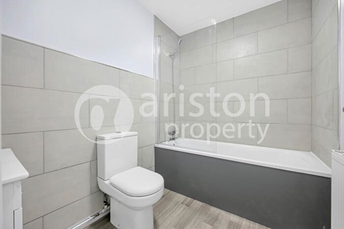 3 Bedroom Flat To Rent In Turnpike Lane, Harringay, N8