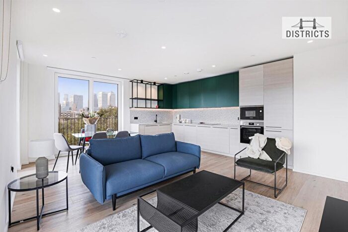 2 Bedroom Apartment To Rent In Curlew House, Heron Wharf, E14