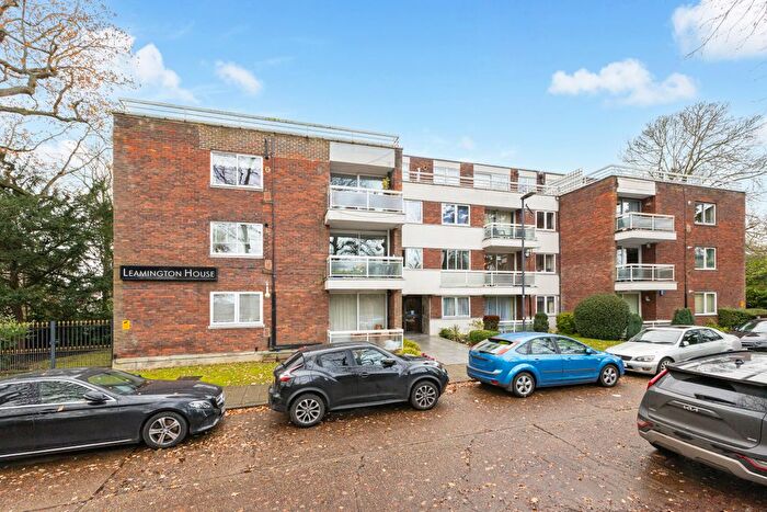 2 Bedroom Flat For Sale In Stonegrove, Edgware, HA8