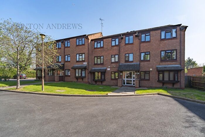 2 Bedroom Flat For Sale In Fir Tree Close, Ealing, W5