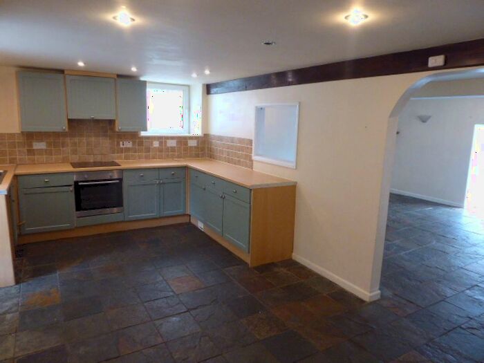 3 Bedroom Property To Rent In Church Street, Llandysul, Carmarthenshire, SA44