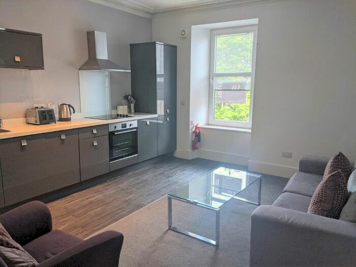 2 Bedroom Flat To Rent In Rosemount Place, Rosemount, Aberdeen, AB25