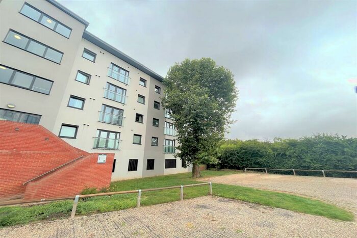 2 Bedroom Apartment To Rent In St. Johns Avenue, Braintree, CM7