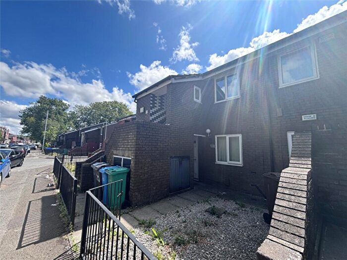 2 Bedroom Apartment For Sale In Bellott Street, Cheetham Hill, Manchester, M8