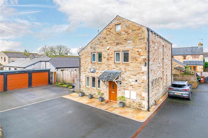 6 Bedroom Detached House For Sale In Crowgarth, Gargrave, BD23