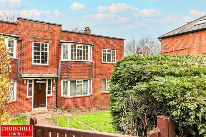 2 Bedroom Flat To Rent In Crescent View, High Road, Loughton, IG10